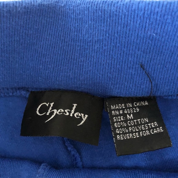 Cute blue shorts 💙🤍 - Picture 2 of 3